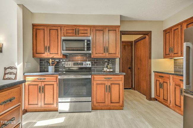 55 Grove Hill Rd, House other with 3 bedrooms, 4 bathrooms and null parking in Kingsport TN | Image 27