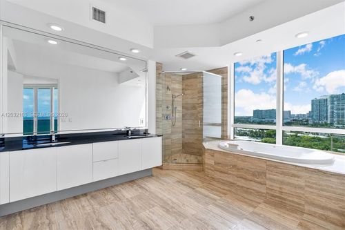 904-15901 Collins Ave, Sunny Isles Beach, FL, 33160-4765 | Card Image