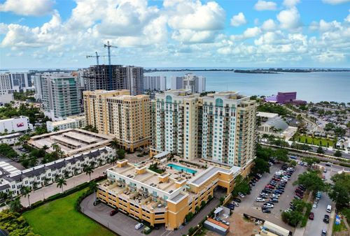 1504-800 N Tamiami Trl, SARASOTA, FL, 34236-4022 | Card Image
