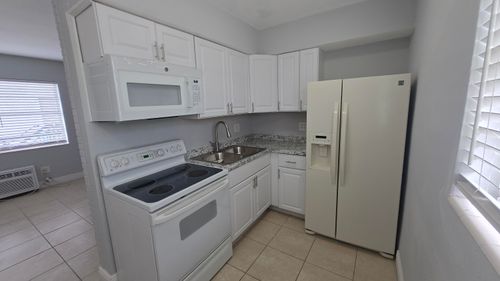14-16951 Ne 18th Ave, North Miami Beach, FL, 33162-3072 | Card Image
