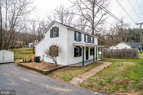 537 Straith St, STAUNTON, VA, 24401-5204 | Card Image