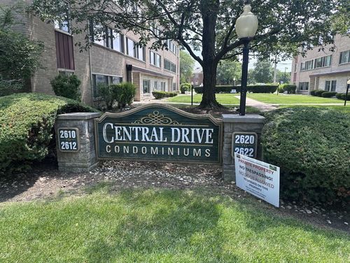 1n-2612 Central Dr, Flossmoor, IL, 60422-1169 | Card Image