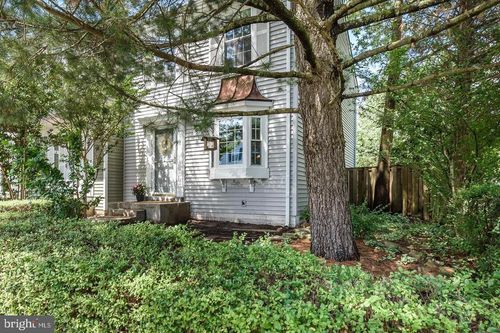 2 Quincy Ct, STERLING, VA, 20165-5753 | Card Image