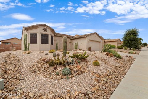 1017 W Tenniel Dr, Green Valley, AZ, 85614-6167 | Card Image