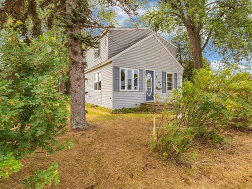 2305 17th Avenue, Menominee, MI, 49858 | Card Image