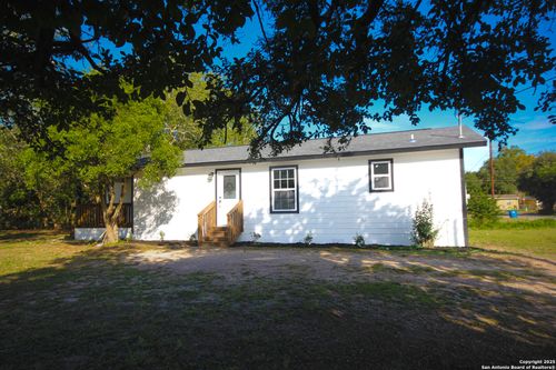 209 N Burke St, Beeville, TX, 78102-5530 | Card Image