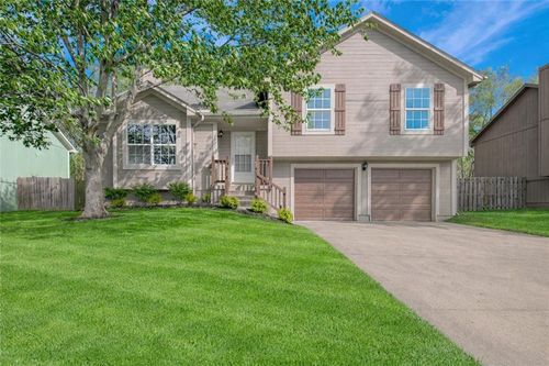 2521 Nw Richard Dr, Blue Springs, MO, 64015-3476 | Card Image