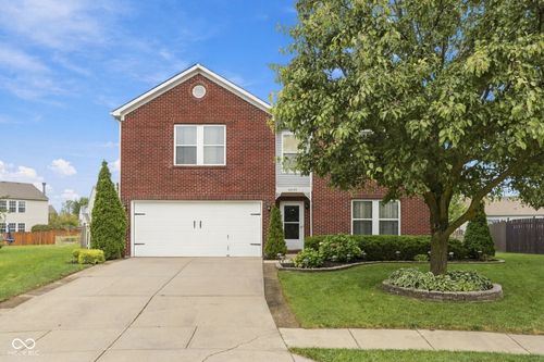 14555 Stewart Cir, Fishers, IN, 46038-5928 | Card Image