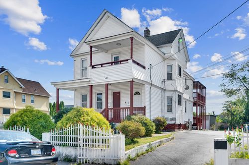 16 Willard St, Waterbury, CT, 06704-3943 | Card Image