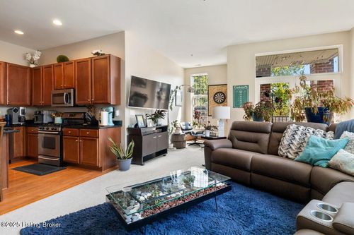 204-2011 Frankfort Ave, Louisville, KY, 40206-2081 | Card Image