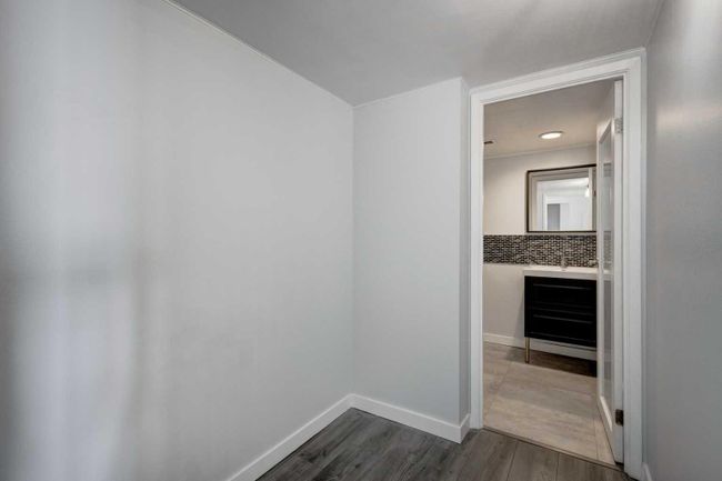 2912 - 221 6 Avenue Se, Home with 2 bedrooms, 1 bathrooms and 2 parking in Calgary AB | Image 12