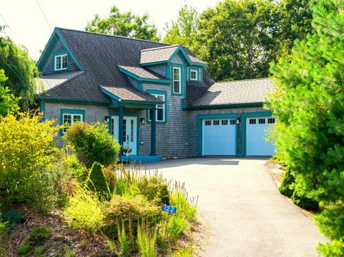 122 Hawthorn Rd, Mahone Bay, NS, B0J2E0 | Card Image