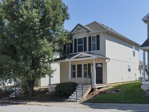 1003 Ne Clear Creek Dr, Grain Valley, MO, 64029-9182 | Card Image