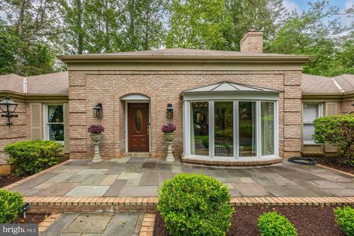 9225 Aldershot Dr, BETHESDA, MD, 20817-1934 | Card Image