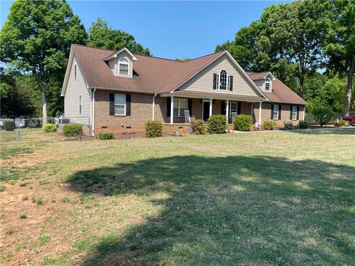 109 Whispering Pines Dr, Anderson, SC, 29621-2467 | Card Image