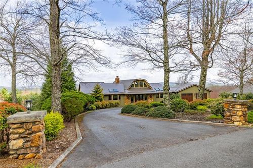 136 Woodcrest Rd, Glade Valley, NC, 28627-9313 | Card Image