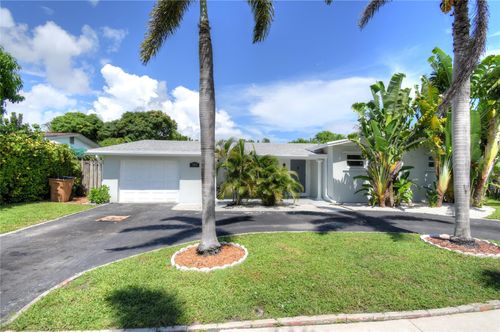 301 Se 12th St, Deerfield Beach, FL, 33441-6824 | Card Image