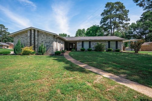 317 E Robinwood Dr, White Oak, TX, 75693-1333 | Card Image
