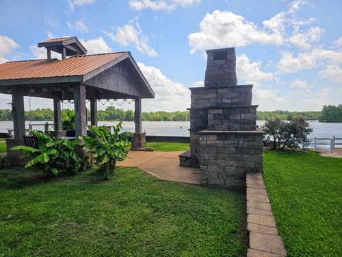 625 River Rd, Clifton, TN, 38425-5134 | Card Image