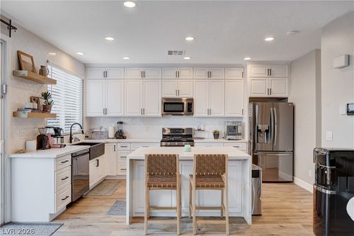 10400 Raining Sky St, Las Vegas, NV, 89178-3540 | Card Image