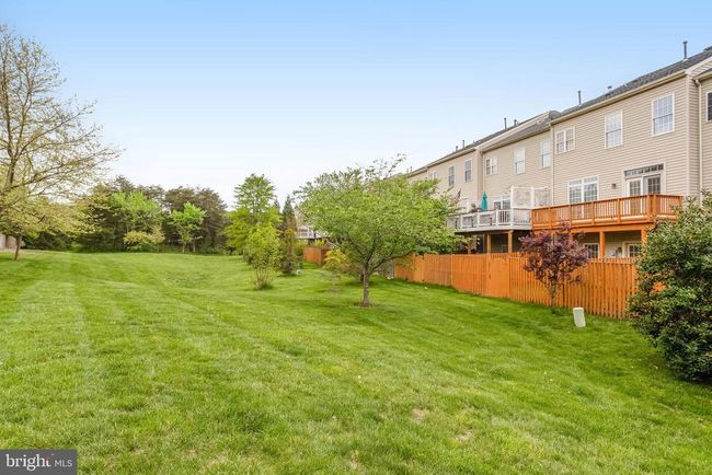 25804 Commons Sq, Townhouse with 3 bedrooms, 4 bathrooms and null parking in CHANTILLY VA | Image 40
