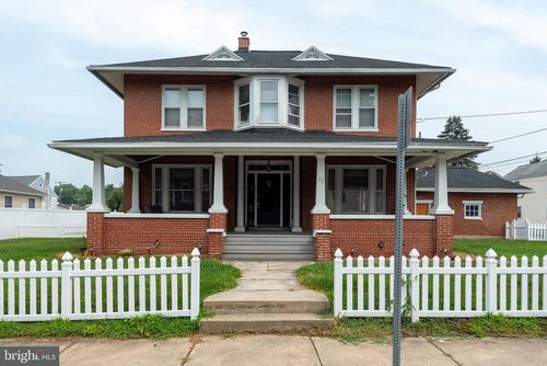 53 E Hummelstown St, ELIZABETHTOWN, PA, 17022-1923 | Card Image