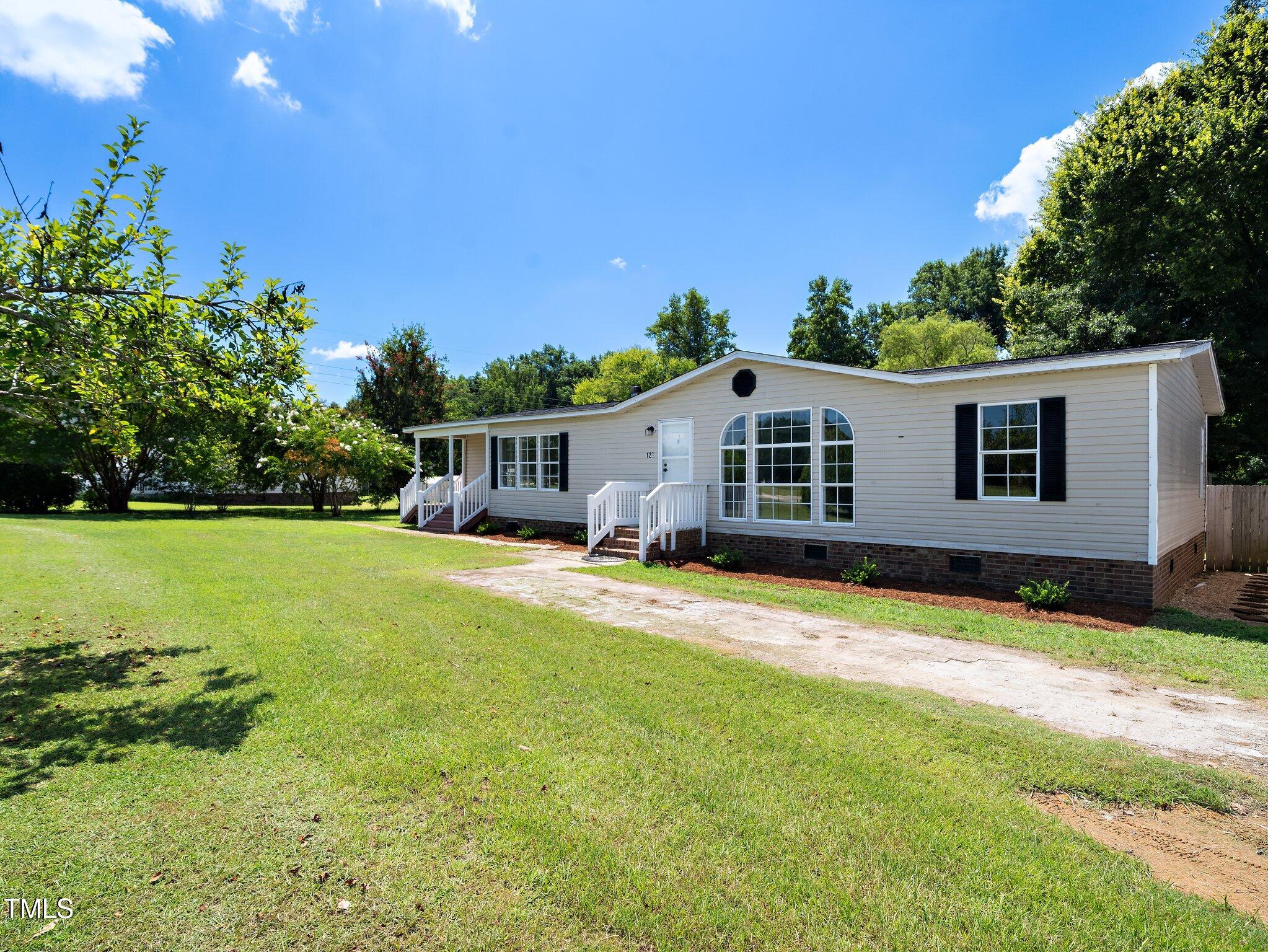 Alyssum Dr, Four Oaks, NC 27524