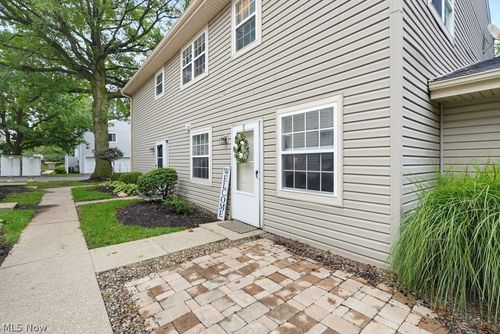 29c-2454 Island Dr, Uniontown, OH, 44685-8884 | Card Image