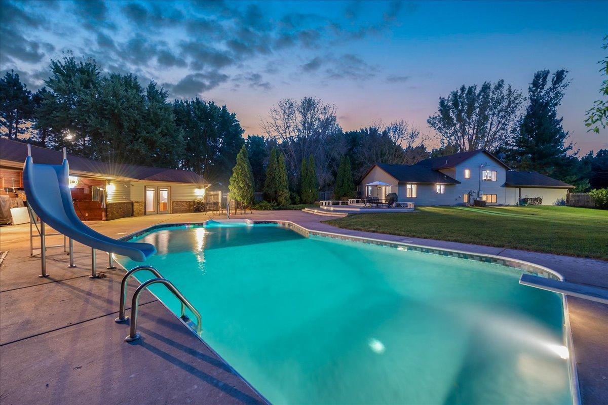 Notre Dame St, Forest Lake, MN 55025