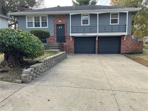 6921 79th St, Kansas City, MO, 64152-2134 | Card Image