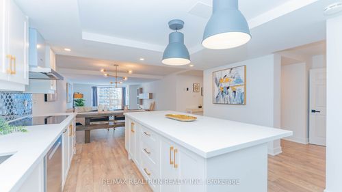 1505-131 Beecroft Rd, North York, ON, M2N6G9 | Card Image