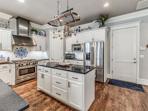 411 Ne 1st Ter, Oklahoma City, OK, 73104-4056 | Card Image