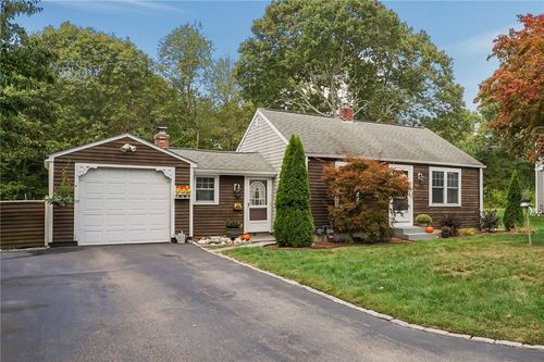 73 Penguin Ave, East Greenwich, RI, 02818-4522 | Card Image