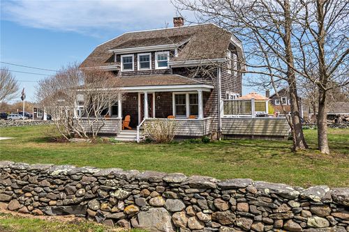 8 S Of Commons Rd, Little Compton, RI, 02837-1500 | Card Image