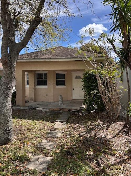 518 S E St, Lake Worth Beach, FL, 33460-4312 | Card Image