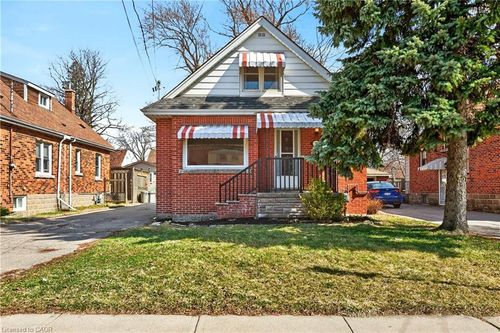 33 E 34th St, Hamilton, ON, L8V3W2 | Card Image