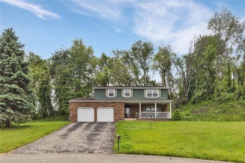 4237 Stratford Dr, Irwin, PA, 15642-7501 | Card Image