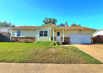 156 Granada Drive, House other with 4 bedrooms, 2 bathrooms and null parking in Mannford OK | Image 2