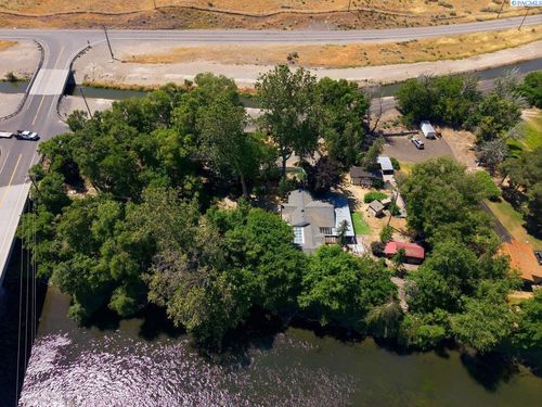 76704 N Yakima River Dr, West Richland, WA, 99353-6196 | Card Image