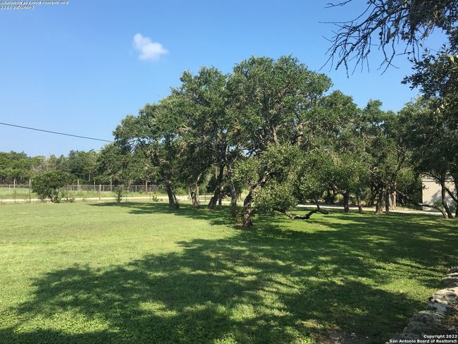 208 Scenic Mountain Dr, House other with 2 bedrooms, 3 bathrooms and null parking in Lakehills TX | Image 43