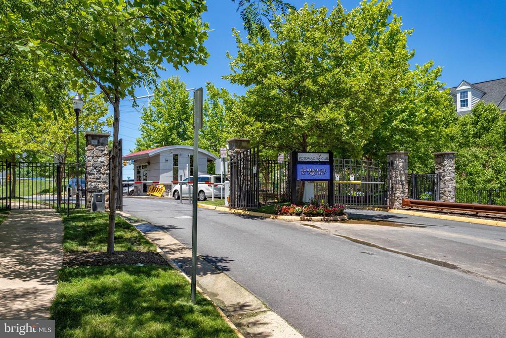 Residential in WOODBRIDGE 4