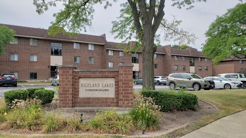 3b-211 E Janata Avenue, Lombard, IL, 60148 | Card Image