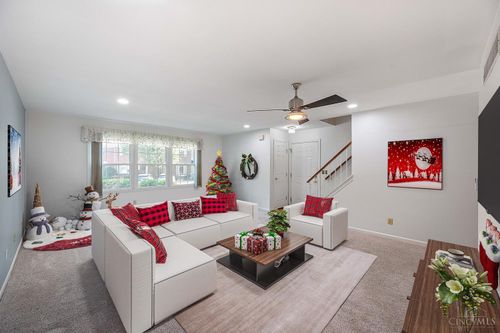 9141 Dominion Cir, Symmes Twp, OH, 45249-8404 | Card Image