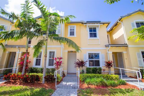 132 Se 28th Pl, Homestead, FL, 33033-7285 | Card Image