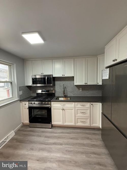 870 Hilton Dr, LANCASTER, PA, 17603-5836 | Card Image