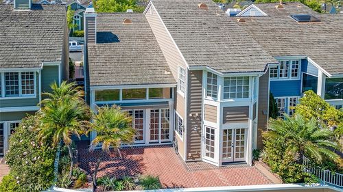 6032 Avenida De Castillo, Long Beach, CA, 90803-2004 | Card Image