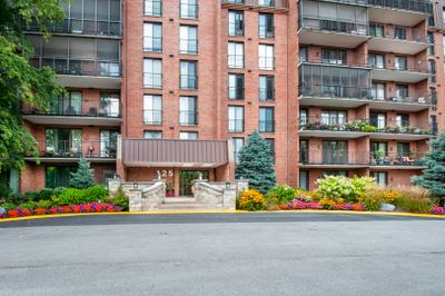 509E - 125 Acacia Circle, Condo with 3 bedrooms, 2 bathrooms and 1 parking in Indian Head Park IL | Image 3