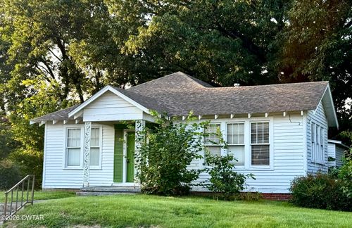 214 E Parkview St, Dyersburg, TN, 38024-3108 | Card Image