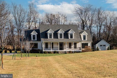 19116 Nicholson Farm Ln, Purcellville, VA, 20132-3989 | Card Image