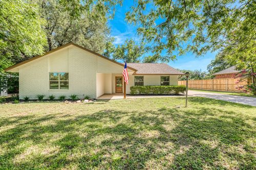 319 Columbine St, Meadowlakes, TX, 78654-6827 | Card Image